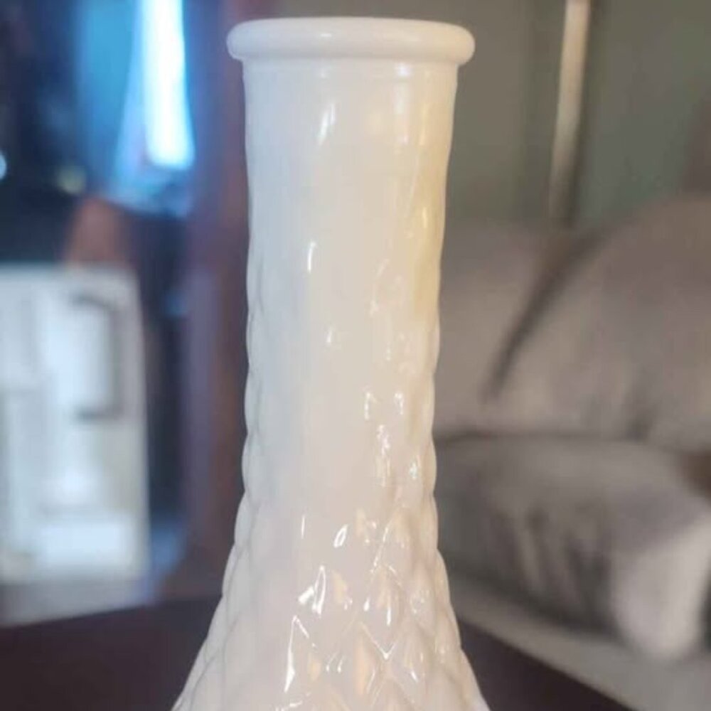 Vintage Hoosier White Milk Glass #4062 Diamond Ribbed Bud Vase